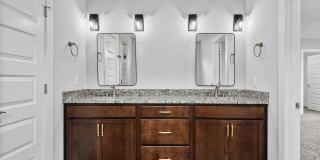 Modern Three Bedroom! Gallery 29
