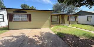 Available NOW! 4 bedroom 2 bathroom in Medical District Gallery 1