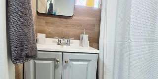 1040 RANDALL STREET Gallery 32