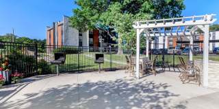 Oval Spring Apartments Gallery 18