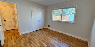 FOR RENT: UNFURNISHED: - Super Sweet Cottage style home in Midtown Bend. Gallery 20