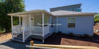 Updated Three Bedroom Home in Milwaukie Heights! Gallery 1