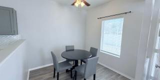 Charming 2 bedroom single story townhome Gallery 8