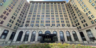 Shoreland Apartments Gallery 5