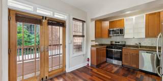 3 Level Semi-Detached Row Home in Columbia Heights Gallery 12