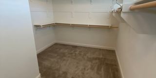 Beautiful 4 bed/3 bath home located in Summerlin Gallery 21