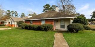 2038 Red Oak Drive Gallery 1