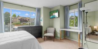 308 River Street Gallery 16