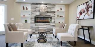 Royal Pointe Gallery 14