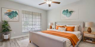 Celeste Manor - 1 Bedroom / 1 Bathroom, Updated Gallery 5