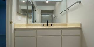 Beautiful corner condo in Lake San Marcos Gallery 17