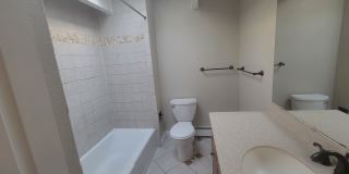 Sunny, newly remodeled 3 bed + office/2.5 bath in Applewood townhomes close to NOBO! Gallery 15