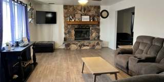 Furnished 3 BR Vacation Rental Includes utilities Near Target Center/Golf/Hwy 95 Gallery 5