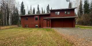 5 Bedroom, 3 Bathroom, 2 Car Garage in North Pole - FUEL INCLUDED! Gallery 1