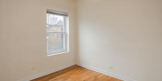 3521-29 1/2 N Broadway Gallery 13