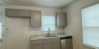 Cozy & Updated Duplex – Close to UMKC, Rockhurst & More Gallery 8