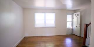 Cute & Cozy Interior Rowhome Gallery 7