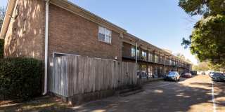 Colonial Apartments Gallery 20