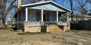3 bedroom 2 bath near Washburn University Gallery 1