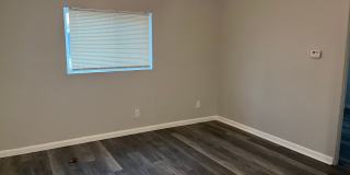 One bedroom one bath apartment in Alton Gallery 6