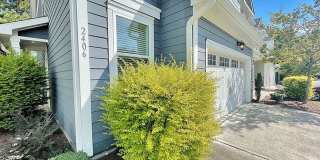 Room in 3 Bedroom Home at Pecan Ridge Dr Gallery 13