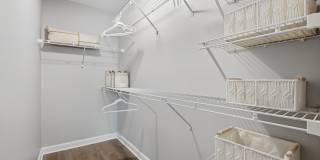 Deer Valley Apartments Gallery 18