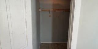 Charming 4bdrm/1.5bth Home Located in Richmond's North Highland Park w/Balcony!! Gallery 44