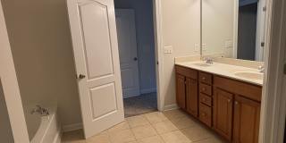 South Charlotte End-Unit Townhome with Main-Level Primary Suite & Bonus Room Gallery 35