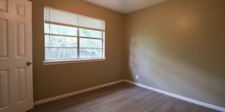 Midtown 3 Bedroom Gem! Available Mid/Late August Gallery 13