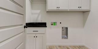 Beautiful! 4-Bed Home in Mustang Gallery 34