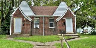 1462 N Gladstone Avenue Gallery 1