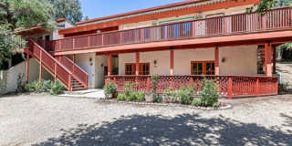 Escape to Your Own Private Retreat Among the Oaks Gallery 1