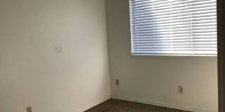 <b>2 Bedroom Reno Condo in Gated Community<br><br> Gallery 9