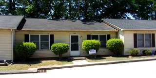 2 Bedroom 1 Bath Ground Floor Condo Gallery 1