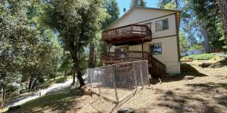 Spacious 2-Story 3-Bedroom Home in Crestline! Gallery 25