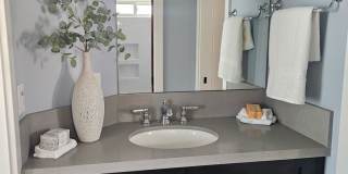 3 Bedroom Plus Home with Roof Top Deck Gallery 16