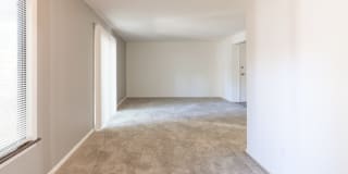 Woodlake Apartments of Indianapolis Gallery 3