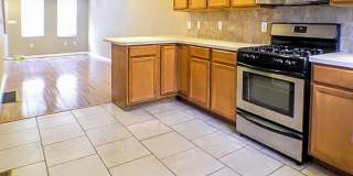 Two Bed Point Breeze Townhouse Gallery 6