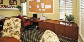 160 Yacht Club 206 Way Gallery 32