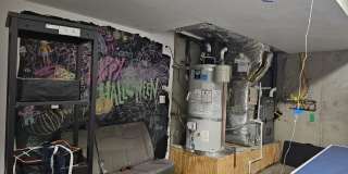 715 NE Oak St. B Gallery 23