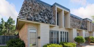 Edina Townhome w/ Pool! Gallery 1