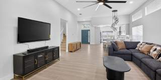 1095 Anchor Point Gallery 18