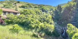 Beautiful Valley Views & Utilities Included! Gallery 19