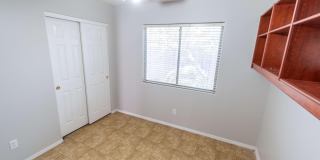 449 N WINDSOR Gallery 18