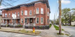194 Grand Avenue Gallery 25