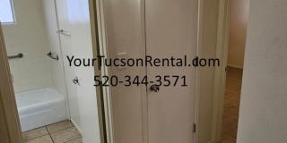 April Move in Special - Country Club & Fort Lowell area - 2 Beds 1 bath with AC Gallery 15