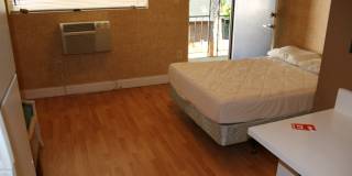 Efficiency Apartment Close to AU Campus Gallery 7