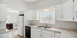 4138 N Lockwood Ave Upper Gallery 26