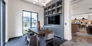 The Waldon Gallery 12