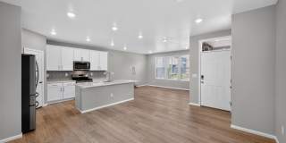 Spacious 3BR House in Aurora Gallery 1